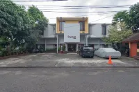 RedDoorz Premium Near Bandung Station Hotels in Andir