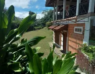 Villa Manis Lembang Hoteller i Cihideung