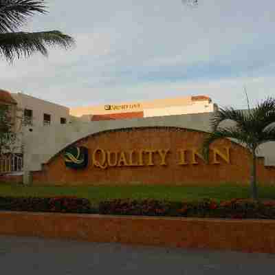 Quality Inn Mazatlan Hotel Exterior