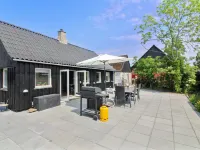 "Brawith" - 250m from the Sea - 3-Star