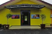 Nde Hotel Hotels near Swan Island