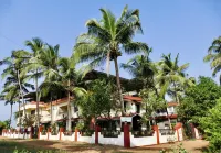 Shanu's Seaside Inn - A Family-Run Guesthouse Just 100 Metres from Candolim Beach