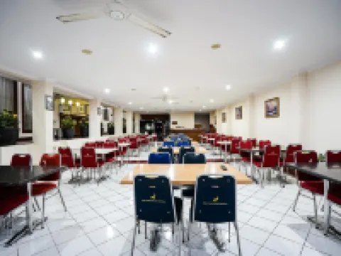 The Priangan Hotel I Yos Sudarso チアミスのホテル