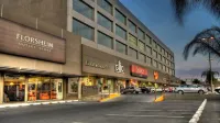 Hotel Glow Point - Mulza Hoteles cerca de Plaza de los Fundadores