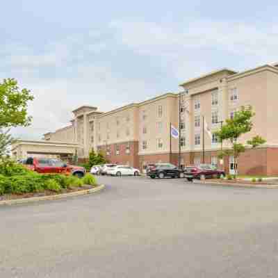 Hampton Inn & Suites Plymouth Hotel Exterior