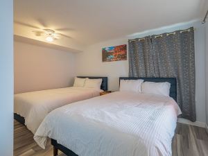 One Bedroom Suite with BBQ & Huge Patio