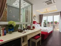 Luxury Old Quarter Hotel & Gym Hotels near Old Quarter