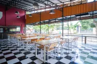 RedDoorz Plus Syariah at Lotus Hotel Bojonegoro Hotels in Bojonegoro