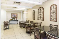 Super 8 by Wyndham Caryville TN
