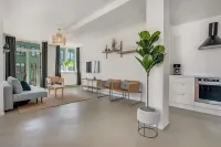 Brik Apartment Hotel