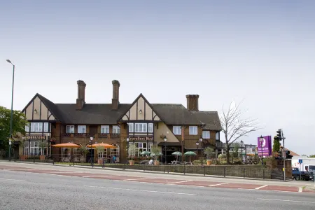 Premier Inn London Harrow Отели рядом с достопримечательностью «Хэрроу»
