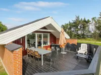 "Halli" - 700m from the Sea Hotels in Lonstrup