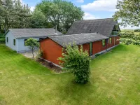 "Emin" - 100m from the Sea Hotels in Humble