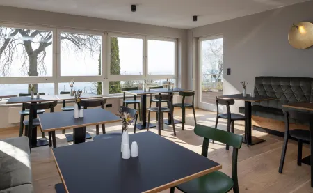 Hofgut Wißberg - Das Weinberghotel Отели в г. Флонхайм