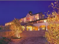 Hotel Winery Hill فنادق في إزو