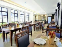 The Mangrove Hotel - breakfast