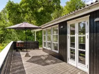 "Gunward" - 1.5km from the Sea Hotels in Saeby