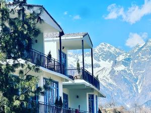 Faraway Cottages, Auli