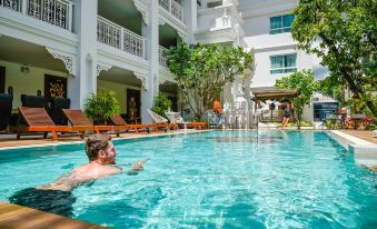 White Boutique Hotel and Spa