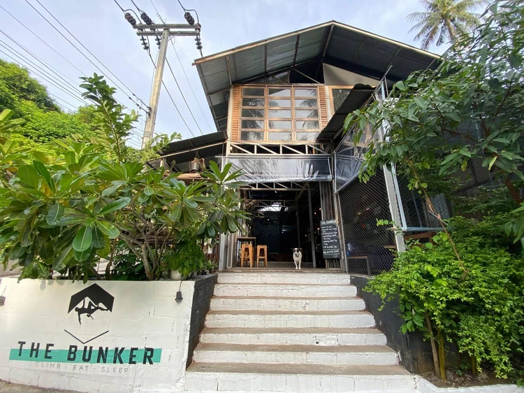 รูปภาพของWarehouse Hostel Koh Tao