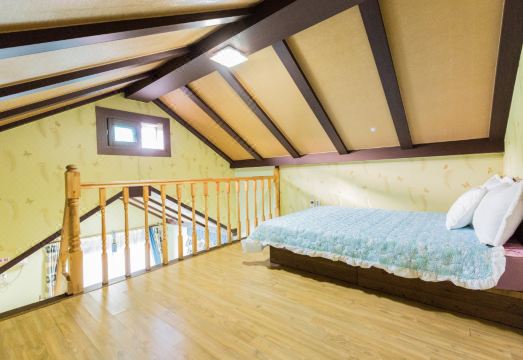 2. 해뜨는숲속펜션..