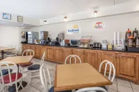 Super 8 by Wyndham Valdosta Mall - 2-Star