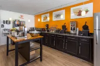 Super 8 by Wyndham Dubuque