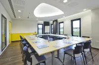 Kyriad Prestige Pau - ZÉNITH - Palais des Sports