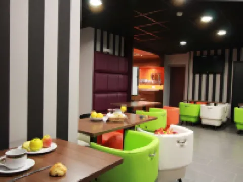 大巴黎貝斯特韋斯特酒店 拉瓦勒酒店