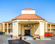 Rodeway Inn & Suites Hotels in Clarksville