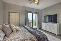 Surrounding Mtn Views! Modern Smokies Retreat - Parkering