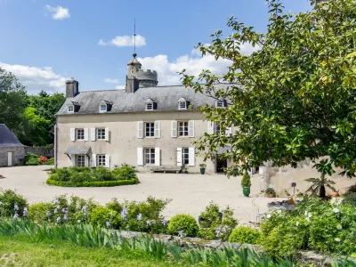 Penguilly Hotels near EGLISE PROTESTANTE EVANGELIQUE CBNI