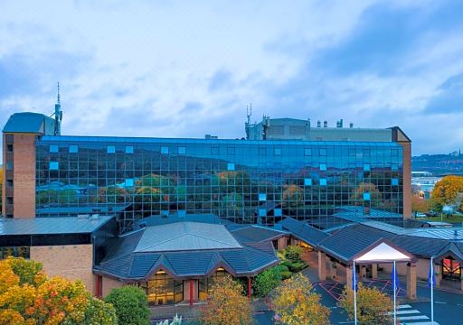 8. 델타 호텔 바이..