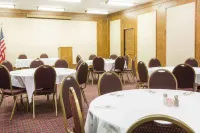 Ramada by Wyndham Enid - breakfast