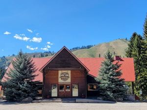 Southfork Lodge Cabin 1