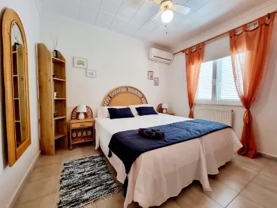 House with Pool in la Siesta Hotels near Laguna Salada de Torrevieja