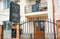 Nest Guesthouse Hotels near Biserica Baptistă Betania