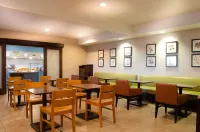 Country Inn & Suites by Radisson, Tuscaloosa, AL - breakfast