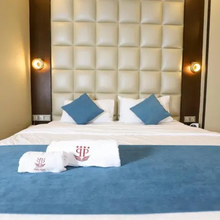 Paris Plaza Hotel