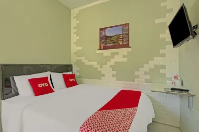 OYO 3208 Villa Inn App Trawas Bintaro Syariah Hotels in Pacet