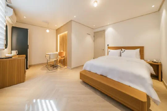 Chuncheon Hotel Ollé (Hotel Ollé) Отели в г. Чхунчхон