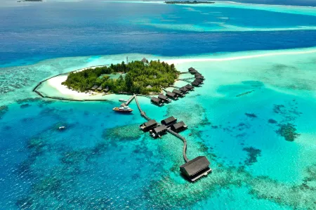 Gangehi Island Resort & Spa Отели в г. Kudafolhudhoo