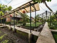 Dedaunan Guesthouse Hotels in Junrejo