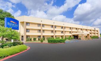 Baymont Inn and Suites by Wyndham Columbus / Near OSU