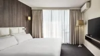 Holiday Inn Warwick Farm Hotels in Villawood