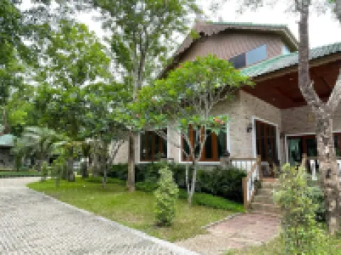 กรีนทรี รีสอร์ต โรงแรมในอำเภอ ดอยหล่อ