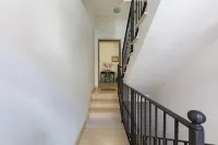 3225 La Trozzella公寓 by Barbarhouse