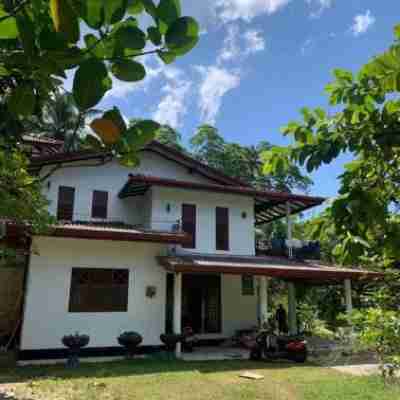 Hewage Guest House Hotel Exterior
