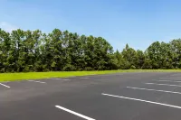 Days Inn by Wyndham Shallotte - parking