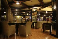 Regent's Park Hotel at Kayutangan Malang - bar